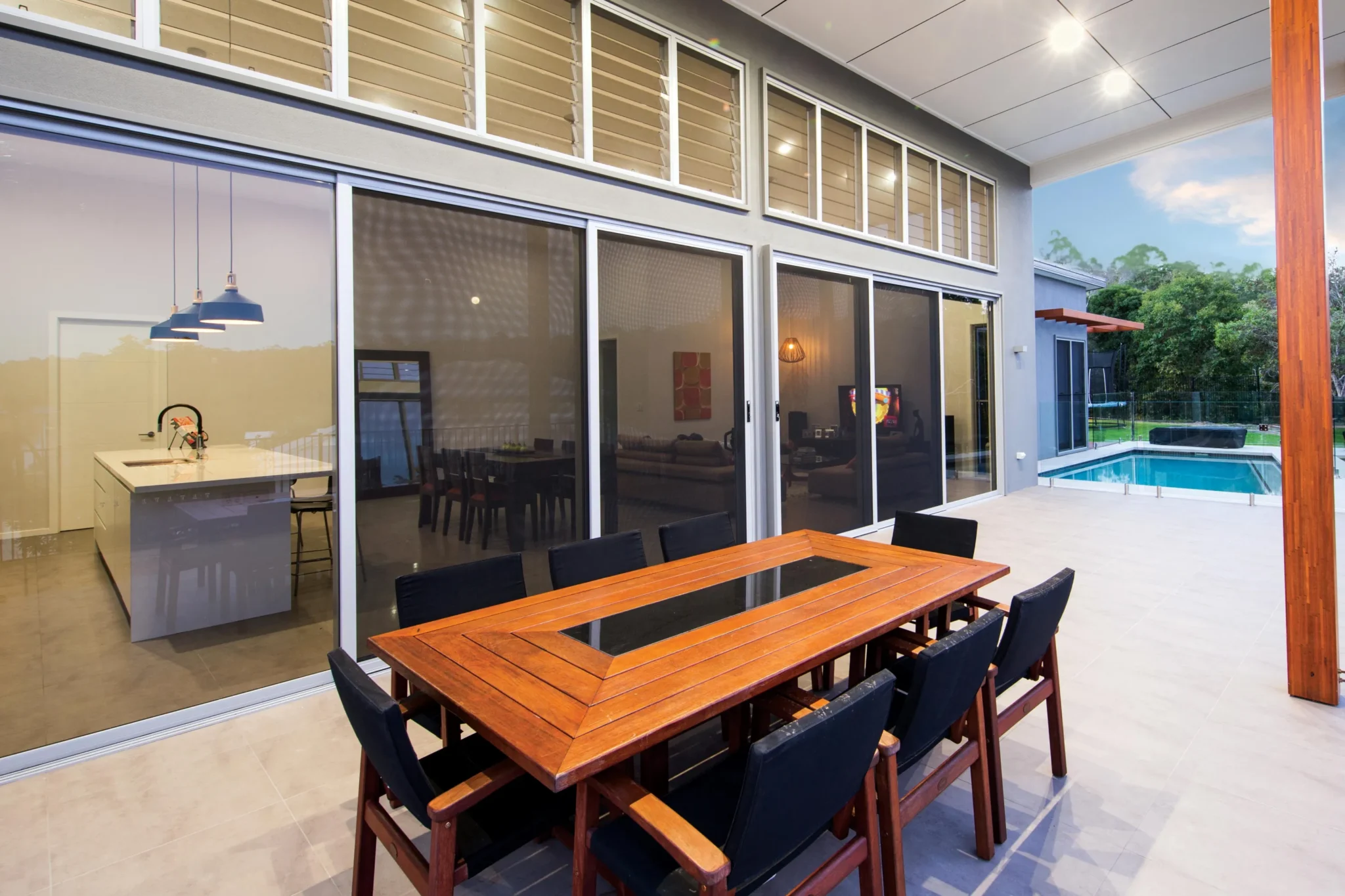 Daisy-Hill-Project-00 Sliding doors on outdoor entertainment area