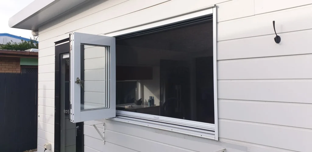 Molendinar Retractable Fly Screens